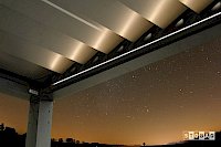 Mit LED Leuchten in den Lamellen integriert